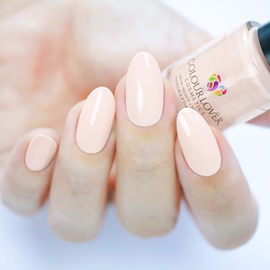 Tan o’clock crème plant based 10-free sustainable vegan cruelty-free handmade nail polish