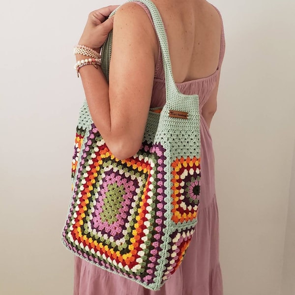 Colorfull Crochet Beach Granny Square Shoulder Bag in Retro Style