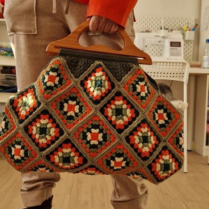 Granny Square CrochetBag, Crochet Hobo Bag in Vintage Style, Unique Gift for Women, Bag with Real Wood Handles