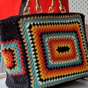 Granny Square Crochet Bag, Crochet Tote Bag in Vintage Style, Unique Gift for Women, Bag with Real Bamboo Handles