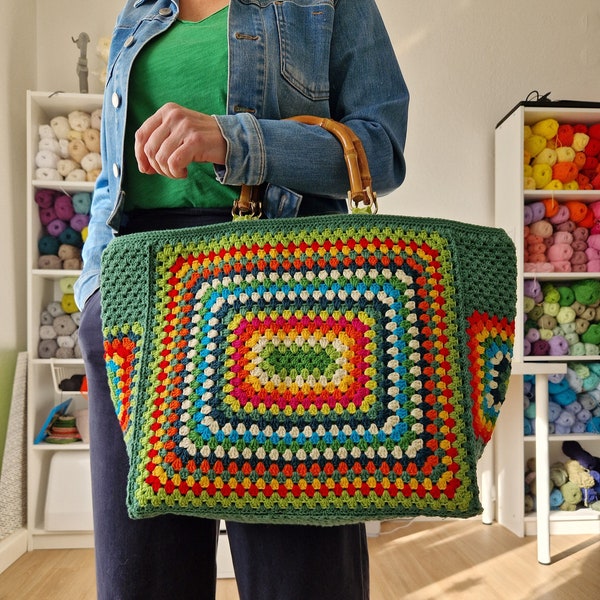 Granny Square Crochet Bag, Crochet Tote Bag in Vintage Style, Unique Gift for Women, Bag with Real Bamboo Handles