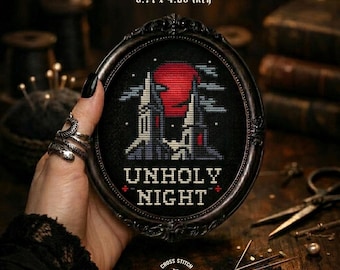 Mini gráfico de ponto cruz gótico, design de bordado com citação de castelo medieval sombrio, gráfico de fantasia e bruxaria para download instantâneo em PDF.