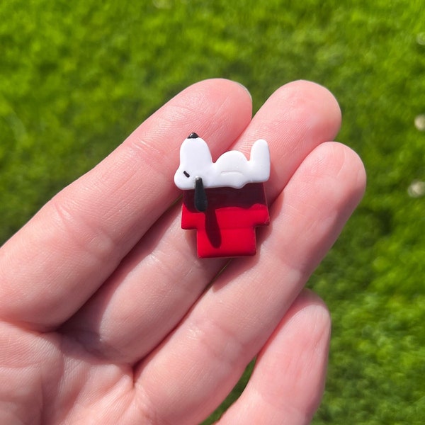 Snoopy and Red Dog House Magnet | Polymer Clay Charlie Brown Refrigerator Decor | Miniature Peanuts Fridge Magnet