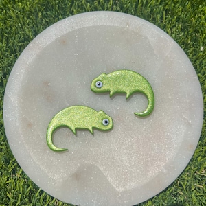 Shimmering Green Pearl Chameleon Polymer Clay and Resin Decorative Pin | Kawaii Reptile Pin | Animal Lovers