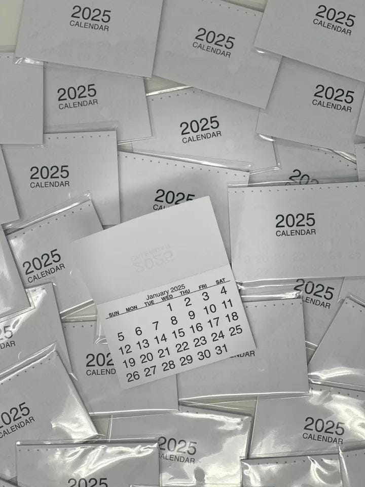 Lot De 40 Mini-calendriers Mensuels 2025 - Format 75 X 46 Mm, Papier Blanc 80 G/m² - Idéal Pour Bureau Et Déco