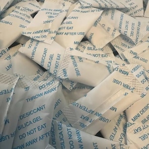 50 x 1g Silica Gel Sachets Desiccant Pouches Anti Damp Moisture Bags Pouches