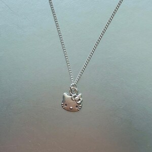 Silver hello deals kitty necklace