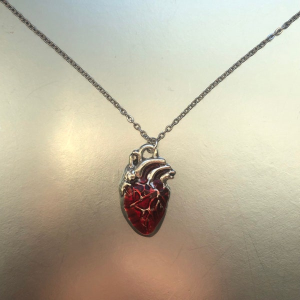 Shiny heart necklace, cottagecore, y2k, lesbian, lgbtq+,gay, jewelry, aesthetic, indie, selfmade, minimalistic, alternative