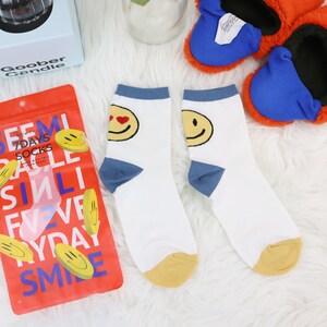 Women&#39;s Mismatched Stylish AB Crew Socks w/ Gift Bag | Big Smile