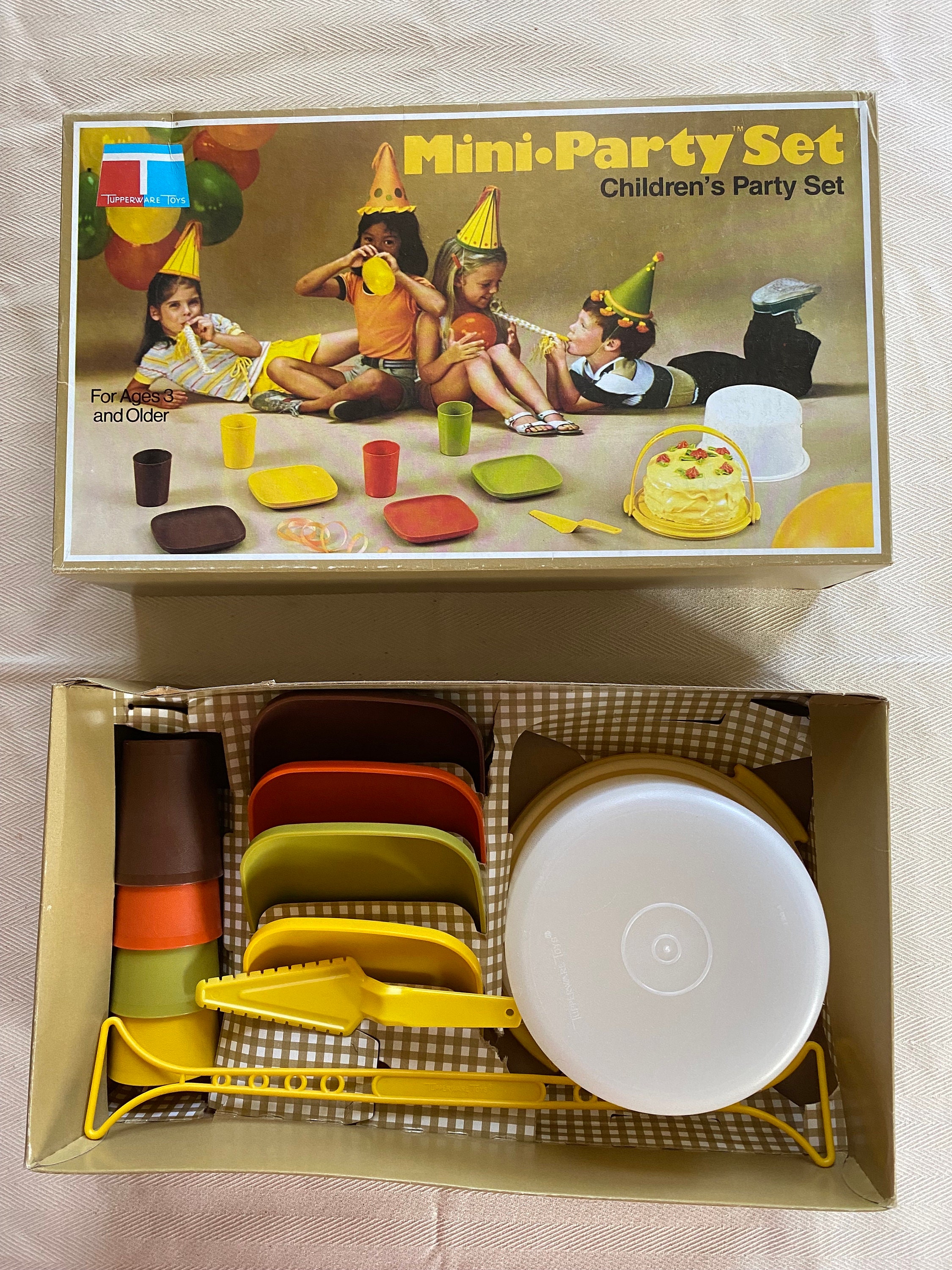 Tupperware Toys Mini Serve It Plastic Play Dishes Kids Retro Kitchen  Pretend Play 11 Pieces Orange Green Kids Children Tupper Toys 