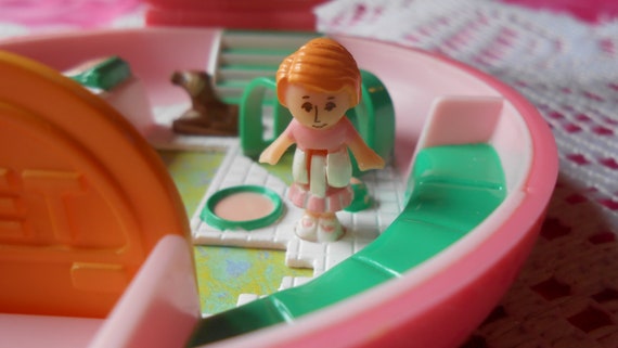 1989 Vintage Polly Pocket Compact Button s Animal Hospital