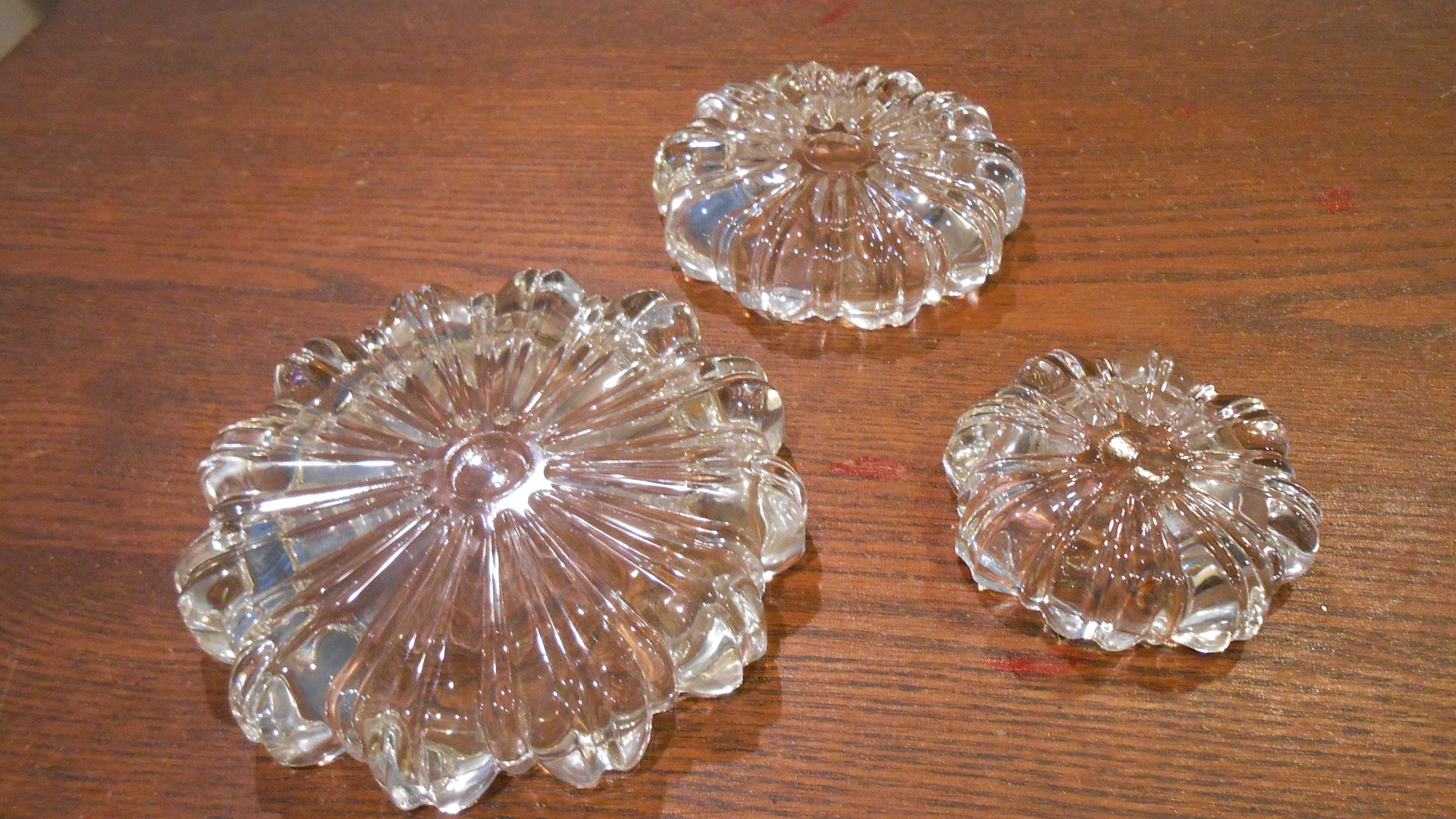 Vintage Set of 3 Clear Glass Nesting Ashtrays - Etsy, image size:3000x1688