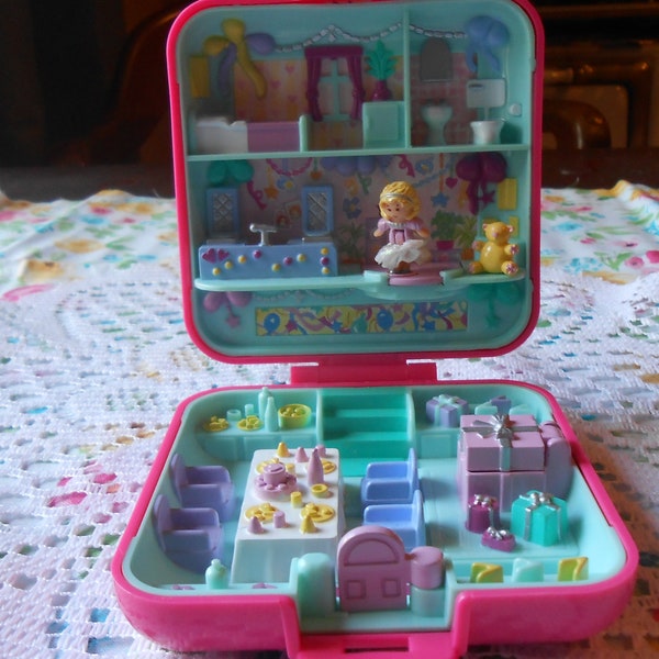 1989 Vintage Polly Pocket Partytime Surprise Complete Compact
