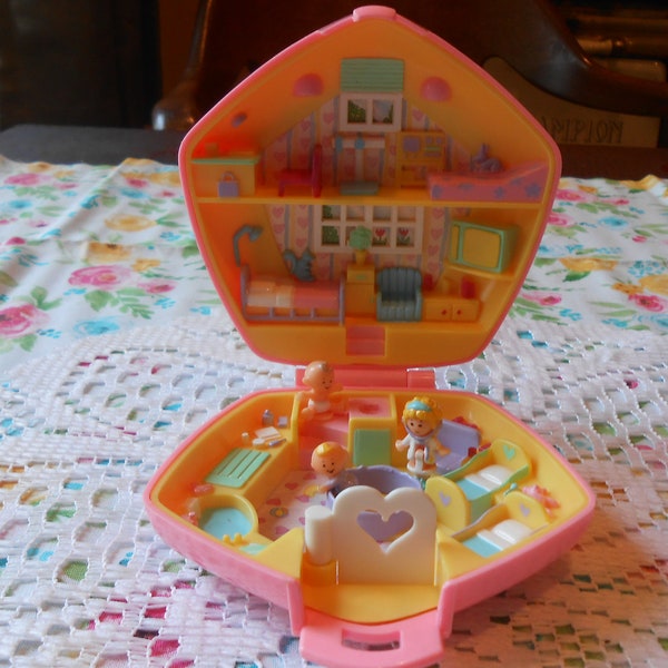 1992 Vintage Polly Pocket- Polly in the Nursery- Complete