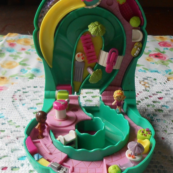 1995 Vintage Polly Pocket Splash 'N Slide Water Park- Complete with all Dolls