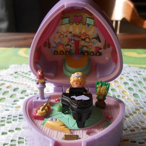1991 Vintage Polly Pocket~ Perfect Piano Recital Ring and Case ~ Complete