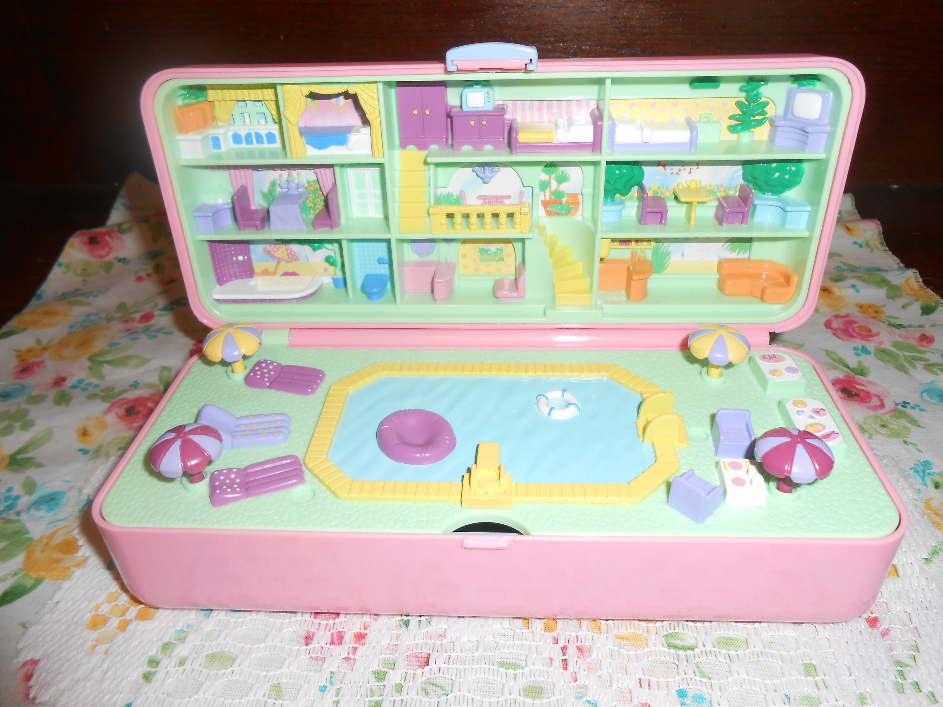 Vintage Polly Pocket~ 1989 Polly Pool Party Playset~ 100