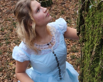 ALICE IM WUNDERLAND – „Down the Rabbit Hole“ – Kleid