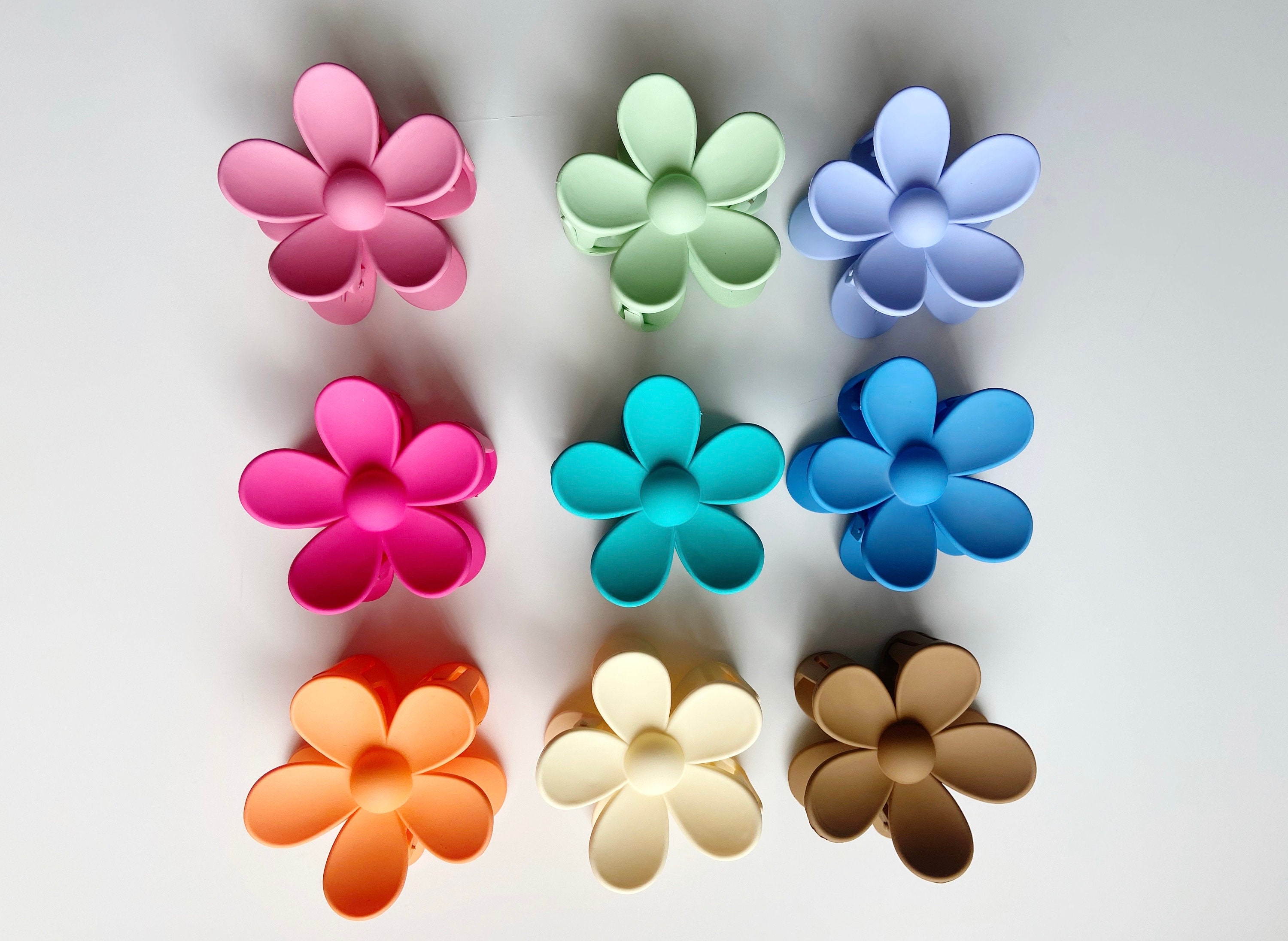 Daisy Flower Hair Claw Clip: Matte Finish, Thick Hair Ponytail Holder