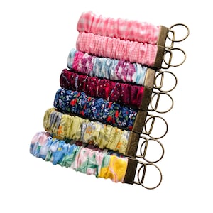 Floral Scrunchie Wristlet Keychain: Cotton Fabric Key Fob
