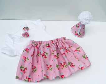 Personalised Girls Strawberry Birthday  Hat Skirt & HairBow With  Matching Body Suit/T-Shirt Top /Photo Shoot /BirthdayParty /Cake Smash