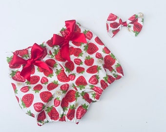 Handmade Girls Strawberry Bloomers/Shorts  Free Matching HairBow /Photo Shoot/Birthday/Party/Cake Smash