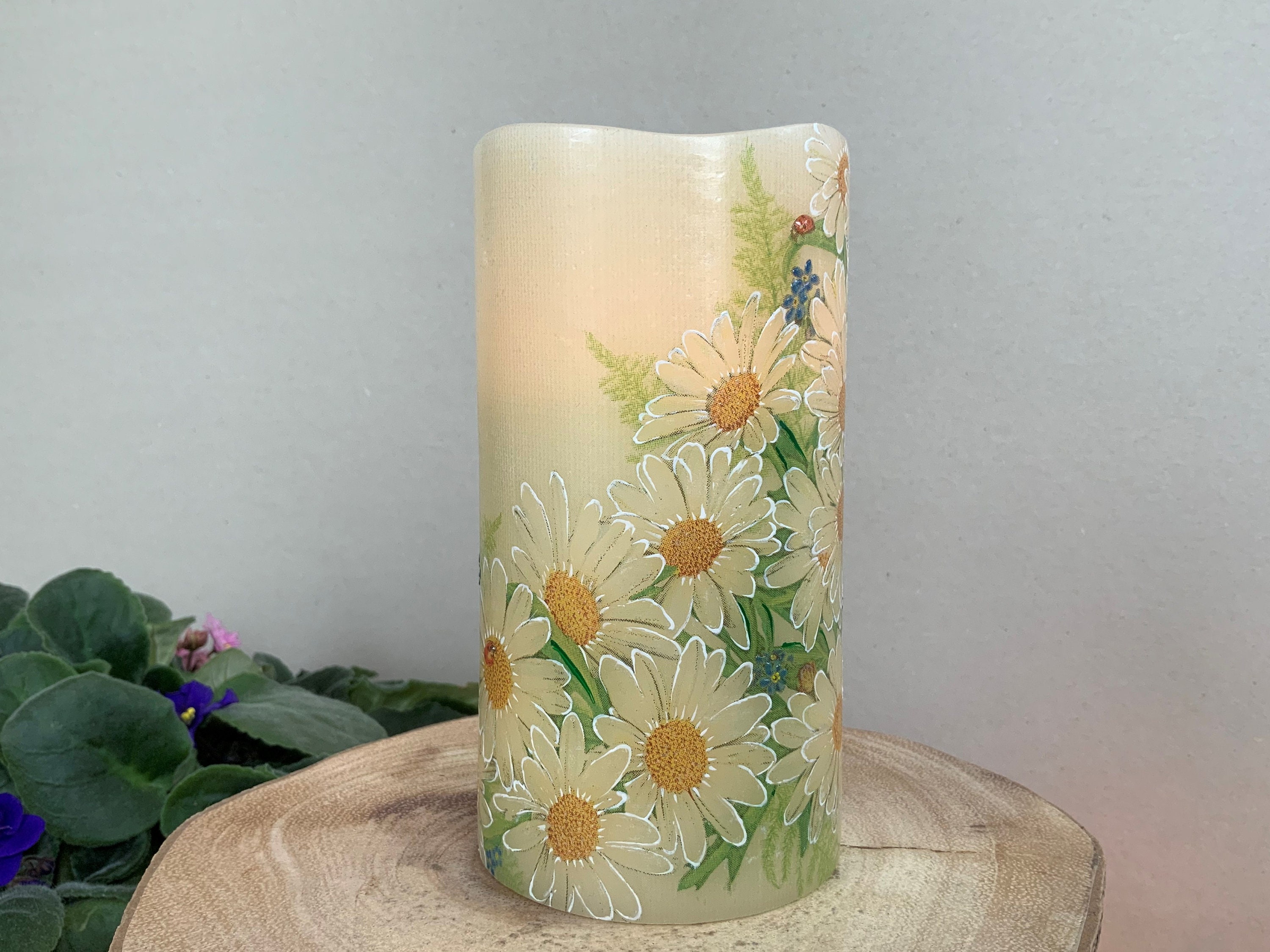 Daisies Votive Candle main image 0