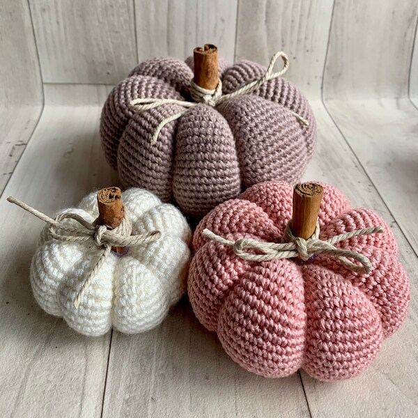 Handmade crochet pumpkins. Autumn decor. Halloween decorations. Autumnal home accessories. Knitted pumpkin.