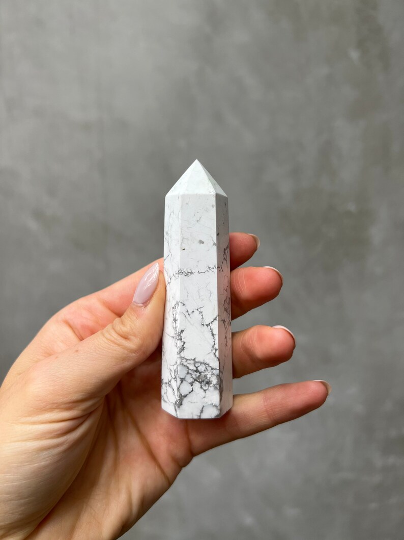 Howlite Generator Point medium