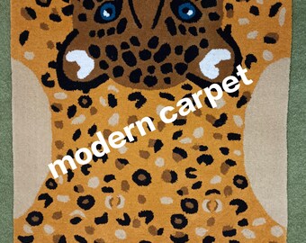 Handgefertigter Wollteppich mit Leopardenmuster