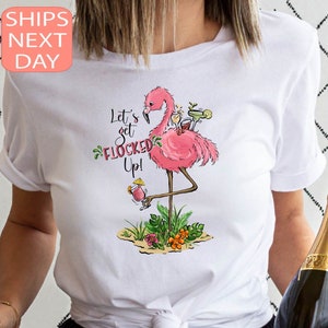 Summer T-Shirt, Flamingo Shirt, Summer Graphic Tees, Retro Shirt, Gift for Her, Summer Clothing, Shirt for Women, Flamingo Outfit