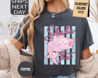 Camiseta Comfort Colors Shake That Bass, Camiseta de Pesca Estilo Preppy, Camiseta para Lagoas no Verão, Roupa para Atividades ao Ar Livre