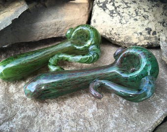 Glass Pipe, custom-made hand-blown Iridescent glass pipe, custom hand-made Green horn glass pipes