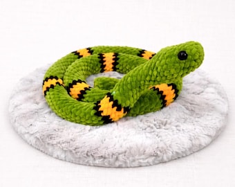 crochet snake pattern, NO SEW crochet, christmas crochet pattern, green snake crochet, English and German PDF