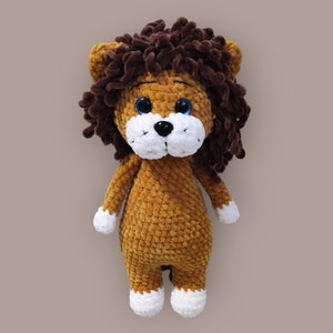 Lion Crochet Pattern: Amigurumi Plush Toy PDF Tutorial (English & German