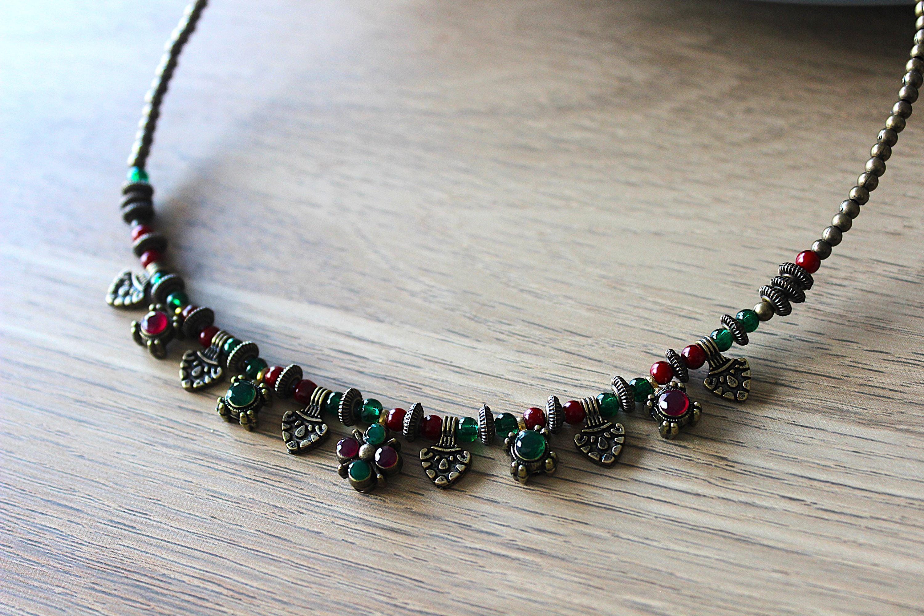 Collier Ancien Style Ethnique - Perles & Métal - Modèle N°147 - Occasion (État à Voir Sur Photos)