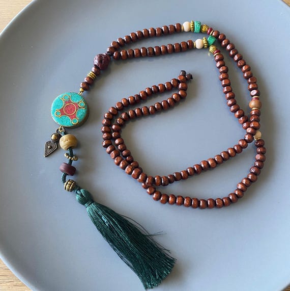 ボヘミアンビーズタッセルネックレス：ネパールの木製ビーズ