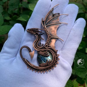 Wire Wrapped Dragon Pendant with Labradorite – Handmade Copper Fantasy Jewelry – Gothic Mythical Creature Necklace – Magic Stone Amulet
