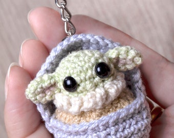 Portachiavi alieno all'uncinetto: peluche amigurumi Space Wars in cotone fatto a mano