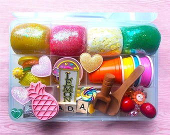 Lemonade stand playdough kit, summer sensory box, lemonade stand pretend play, kids birthday gift, travel activity sensory dough kit