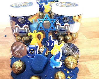 Hanukkah playdough jar, kid Hanukkah gift, festival of light gift,  gift for 3 4 5 6 7 8 9, dreidal gift, holiday sensory jar, Jewish holida