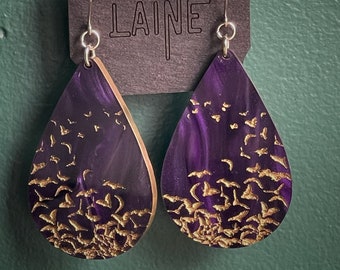 Bats Teardrop Earrings / Purple bats / Wildlife Earrings / Witchy Earrings / Halloween Earrings / Vampire Bat Earrings