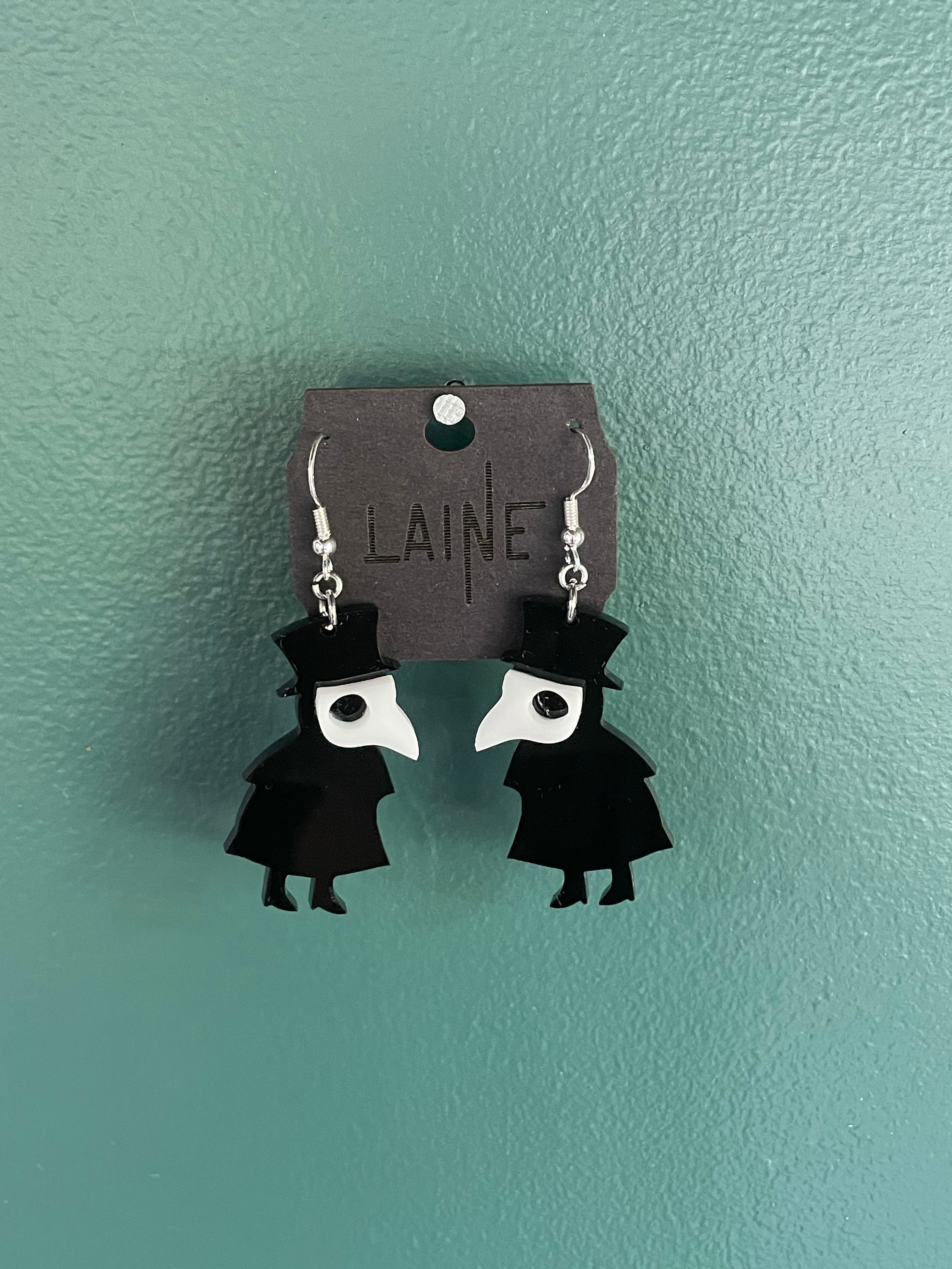 Acrylic Plague Doctor Earrings / Raven Mask / Medieval Doctor / Bird …