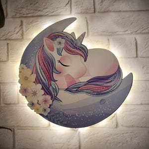 Unicorn lamp on the moon with your child&#39;s name
