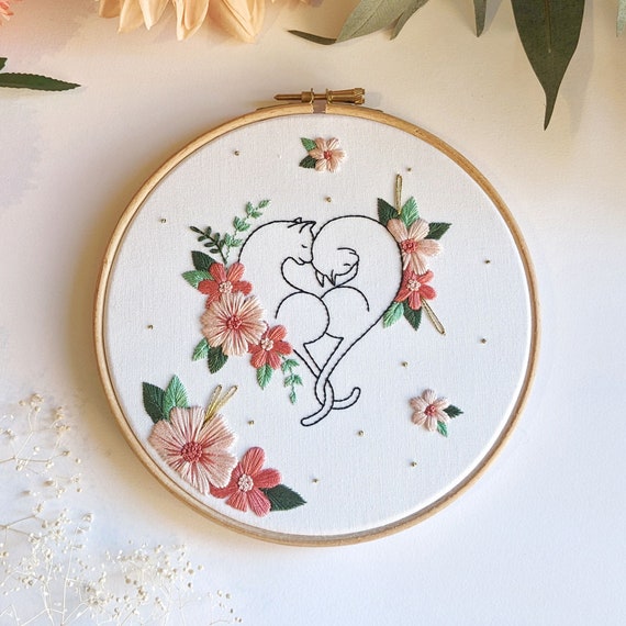 Patrón De Bordado Love Cats Tema Floral, Flor, Gato Y Amor.
