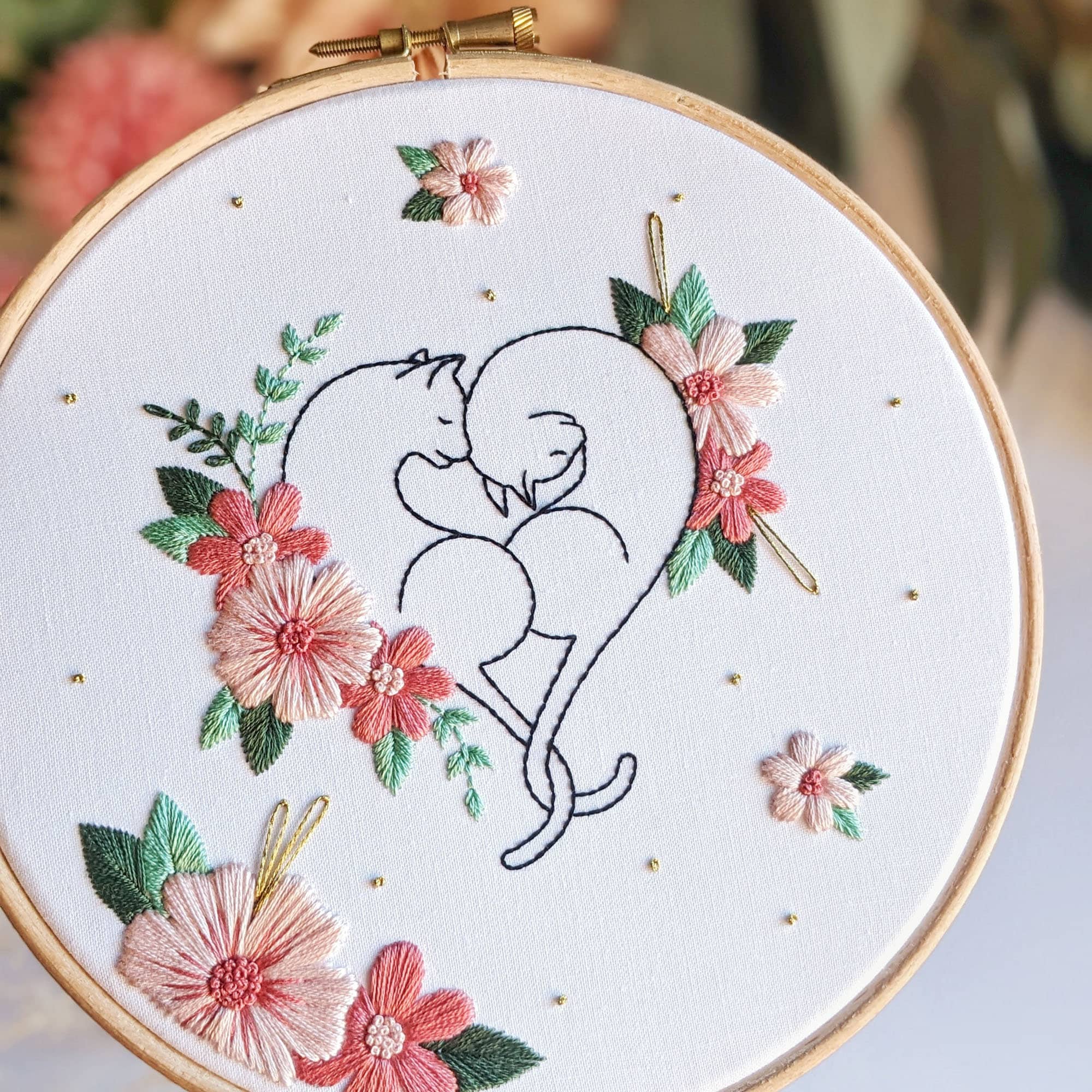 刺繍絵画　花と猫 il_fullxfull.4578709206_h0vi.jpg