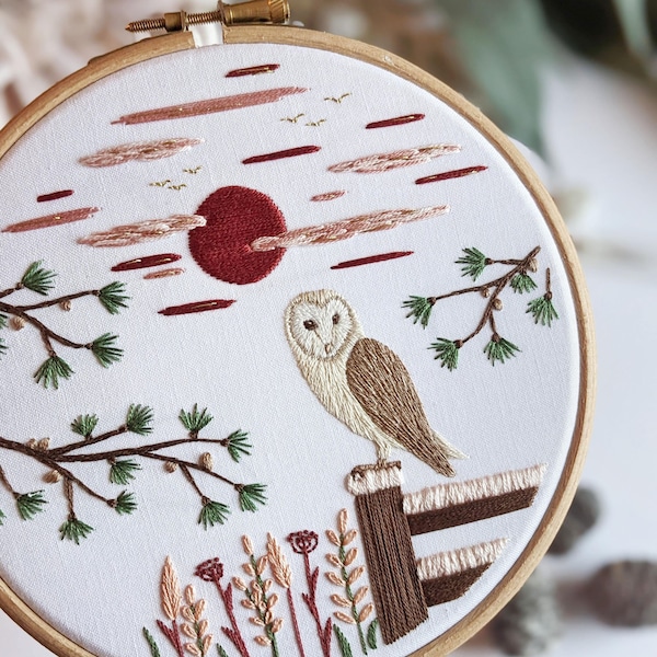 Eule in den Kiefern Stickerei Kit • 15cm Stickrahmen • Natur, Vogel, Wildtiere und Winter • DIY Wand Kunst Bastelset und einzigartiges Geschenk