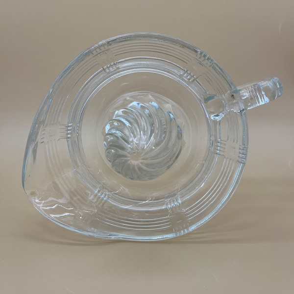 Vintage Hazel Atlas “Criss Cross” Clear Glass Citrus Juicer/Reamer (small flaw)