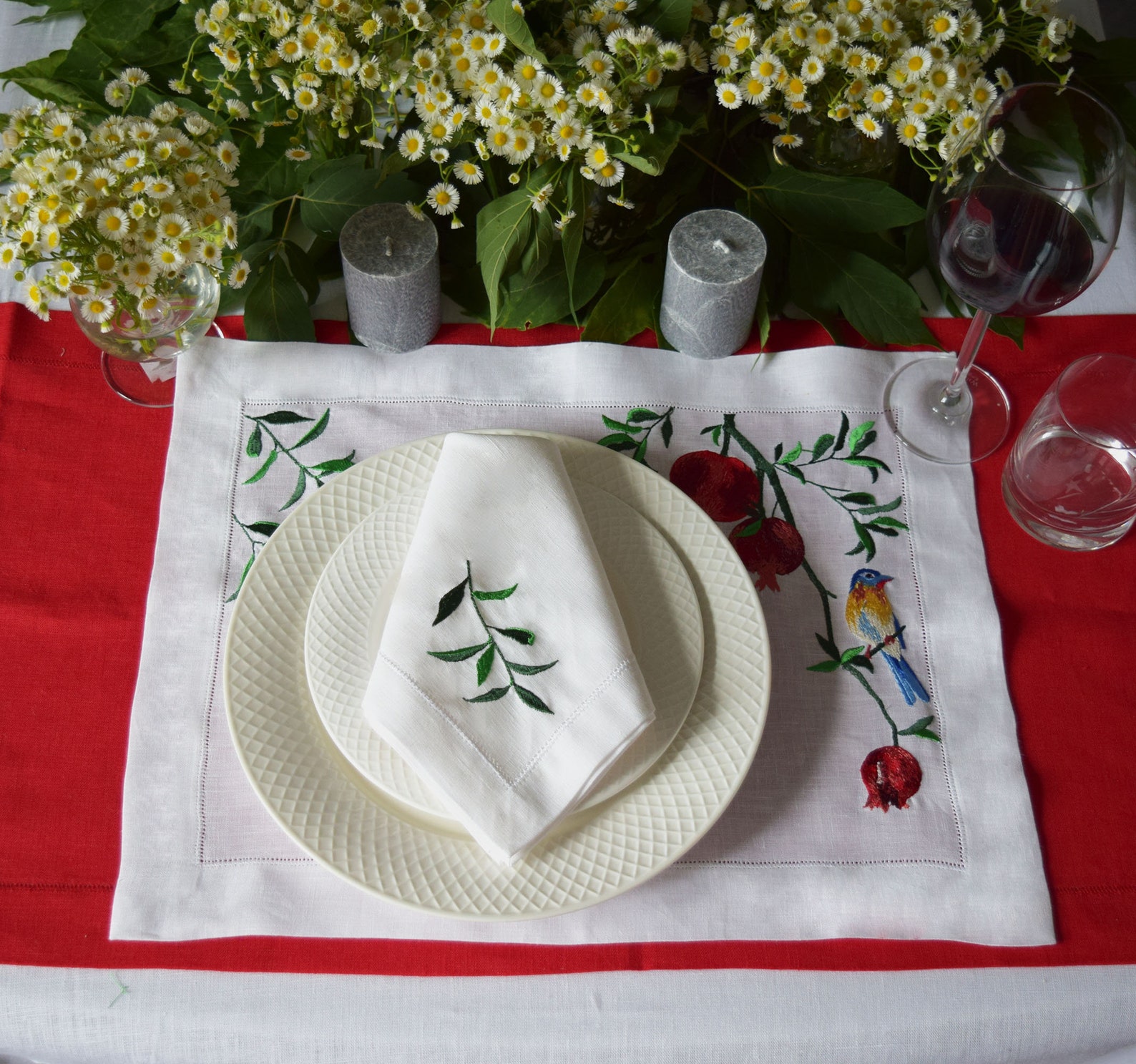 White cloth napkins . Cloth dinner napkins . Emboidered Etsy