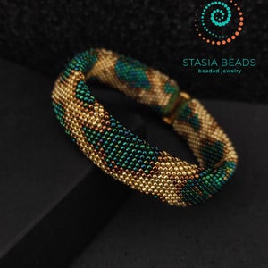 Emerald green flat snake bracelet, Snake Beaded Bracelet, Flat viper bracelet, Serpent bracelet Snake lovers gift